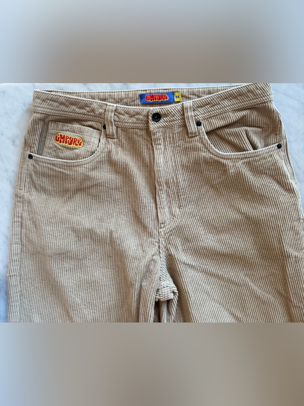 Men’s gently worn Empyre Loose Fit Khaki Tan Pants in size 32